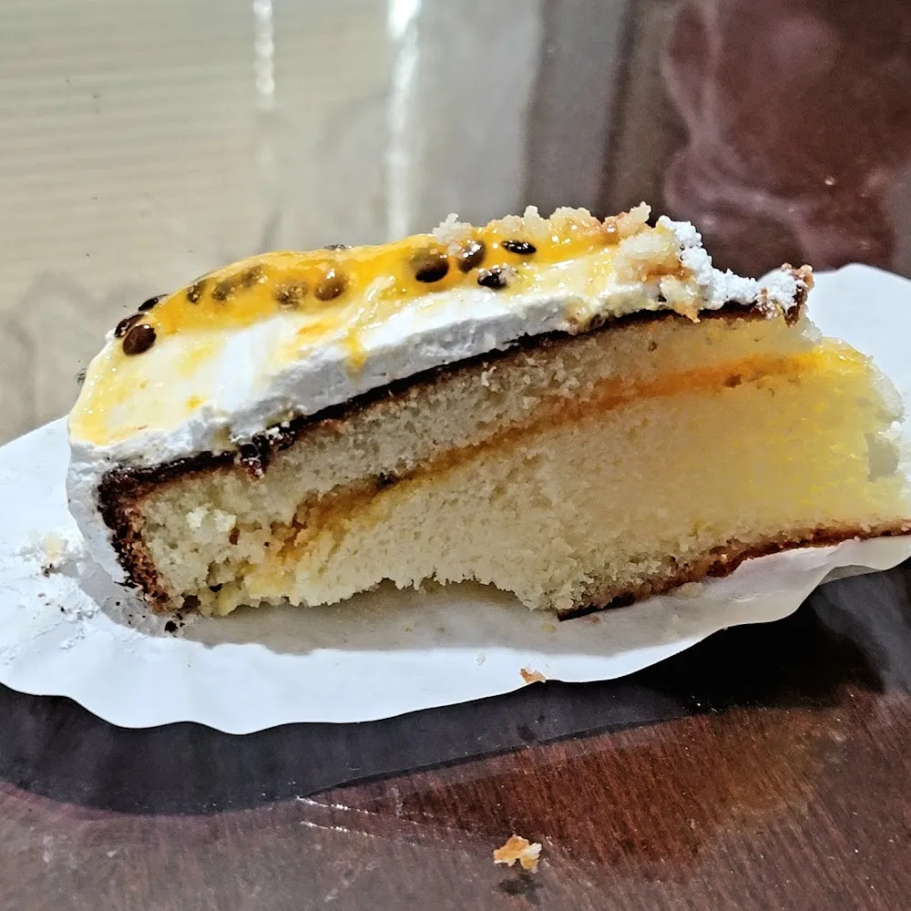 Bizcocho De Guayaba Passion Fruit Cake